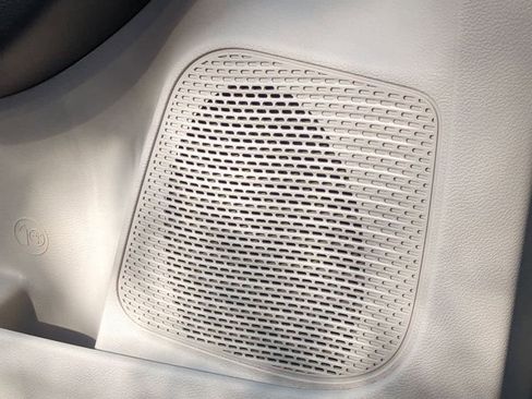 Used 2024 Chrysler Pacifica Touring-L w/ Road Tripper Package image 31