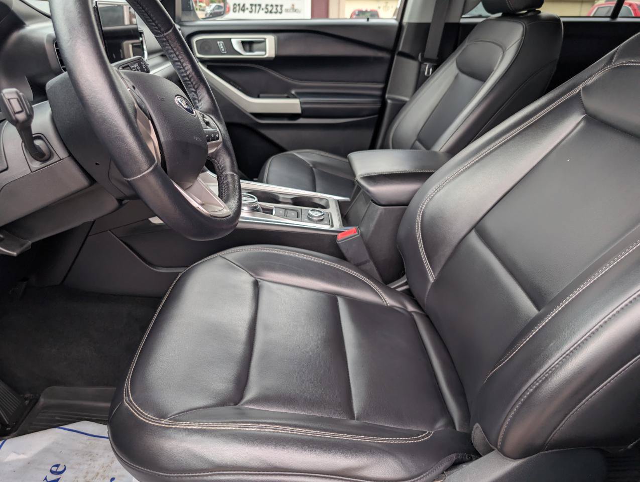 Used 2021 Ford Explorer XLT w/ Equipment Group 202A AWD/4WD image 15