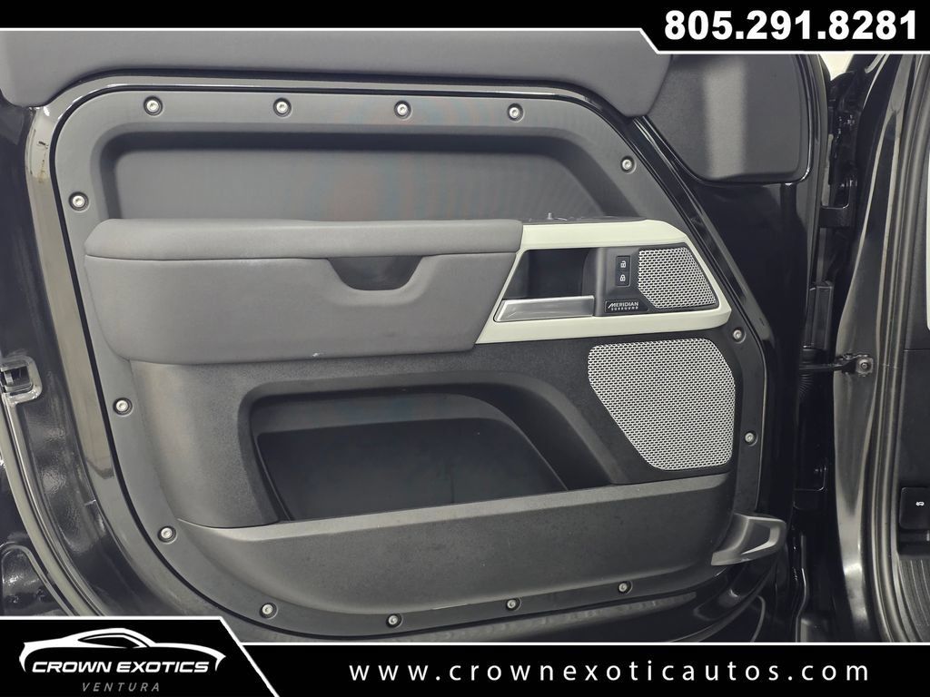 Used 2023 Land Rover Defender 130 SE AWD/4WD image 23