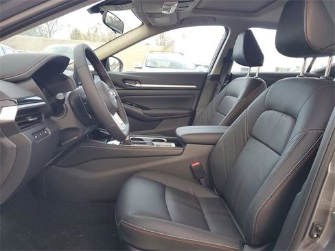 New 2025 Nissan Altima 2.5 SR w/ SR Premium Package image 9