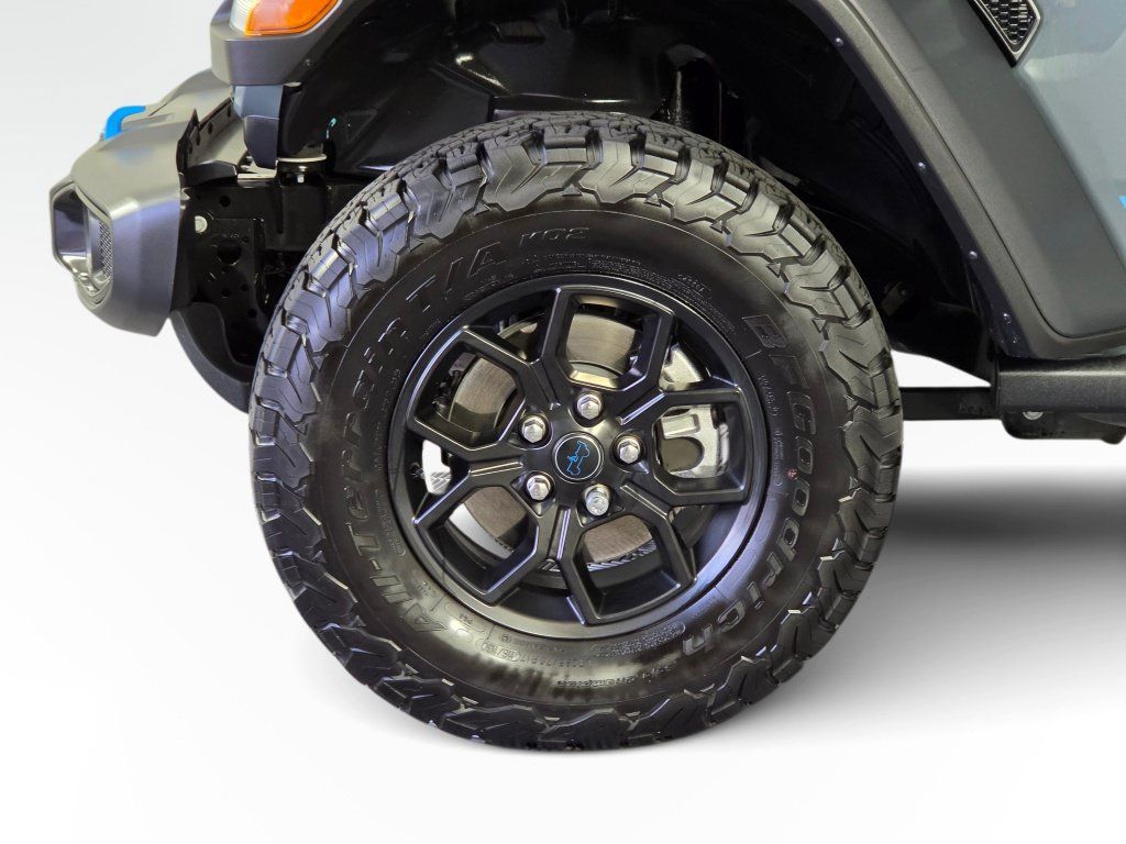 Used 2024 Jeep Wrangler Unlimited AWD/4WD image 11