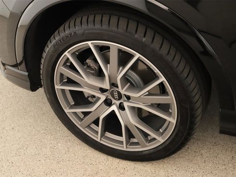 Certified 2025 Audi Q3 2.0T Premium Plus w/ Premium Plus Package image 30