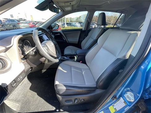 Used 2018 Toyota RAV4 Limited image 11