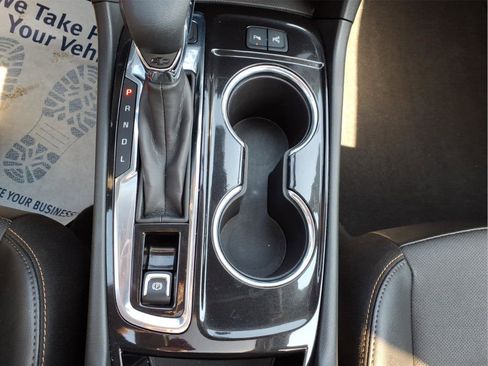 Used 2023 Chevrolet Equinox Premier AWD/4WD image 22