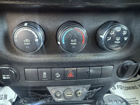 Used 2014 Jeep Wrangler Sport w/ Connectivity Group image 20