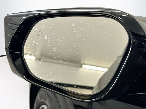 Used 2024 Kia EV6 Wind w/ Wind Technology Package AWD/4WD image 16