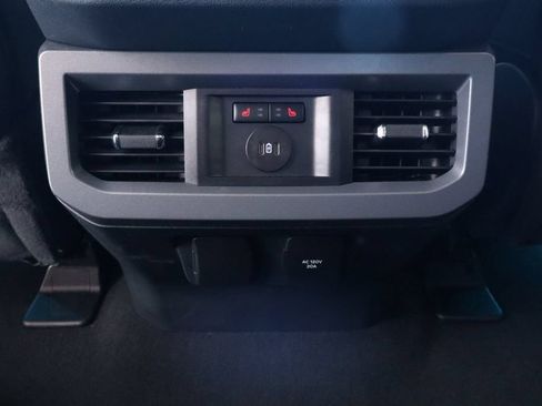 Used 2024 Ford F350 Lariat w/ Lariat Ultimate Package AWD/4WD image 38