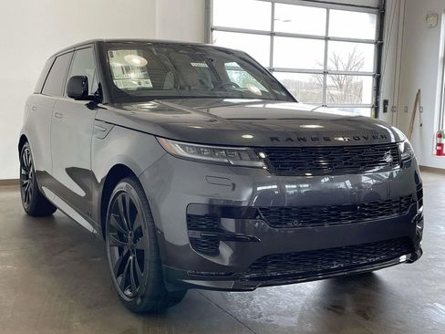 New 2026 Land Rover Range Rover Sport Dynamic SE AWD/4WD image 3
