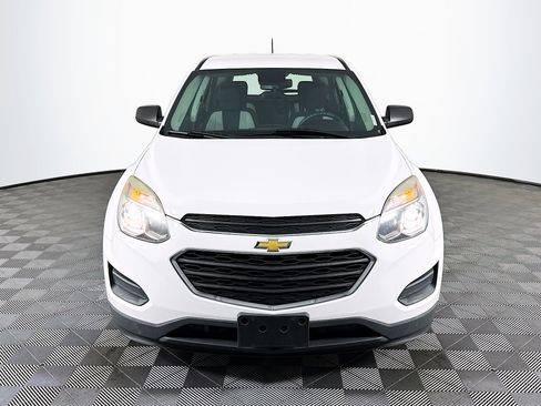Used 2017 Chevrolet Equinox LS image 2