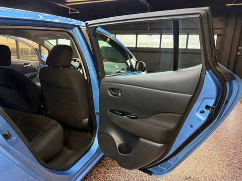 Used 2014 Nissan Leaf SV image 23