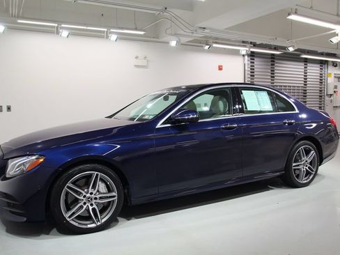Certified 2019 Mercedes-Benz E 300 4MATIC image 3