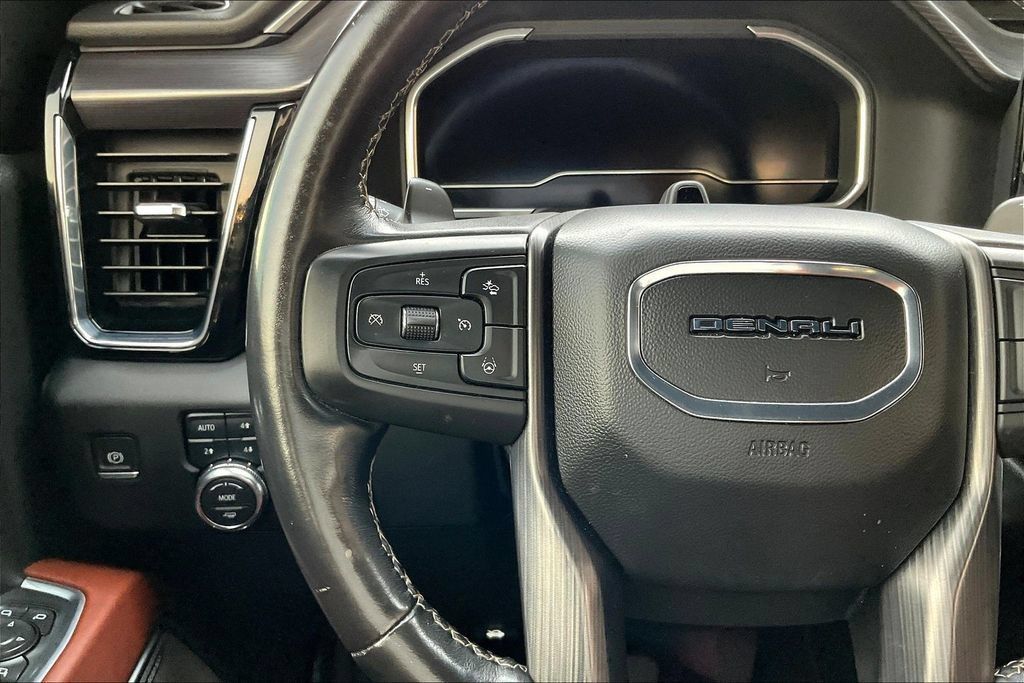 Used 2024 GMC Sierra 1500 Denali Ultimate AWD/4WD image 11