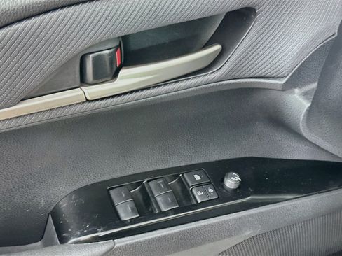 Used 2025 Toyota Camry SE FWD image 15