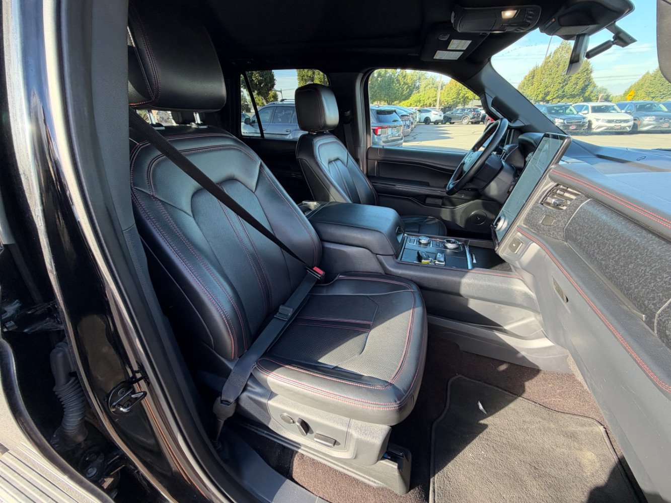 Used 2022 Ford Expedition Limited AWD/4WD image 10