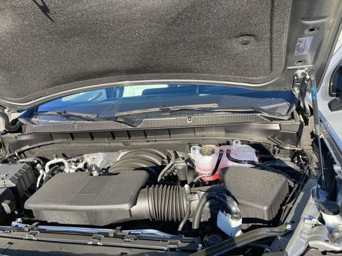 New 2025 Chevrolet Suburban Premier image 31