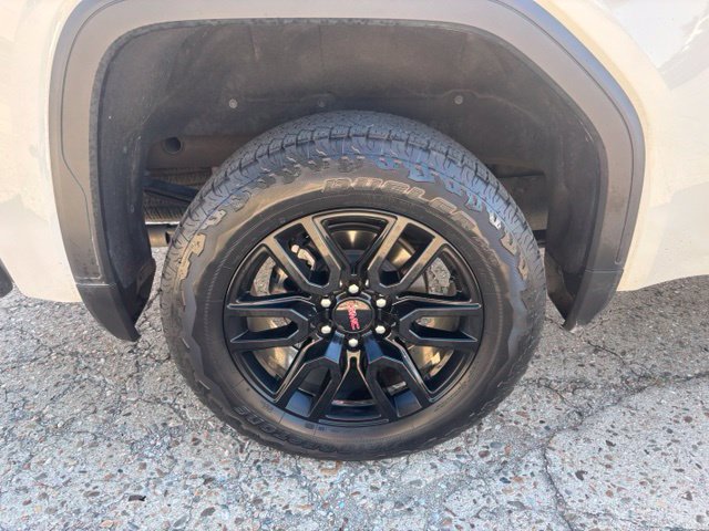Used 2025 GMC Sierra 1500 Elevation w/ X31 Off-Road Package AWD/4WD image 9