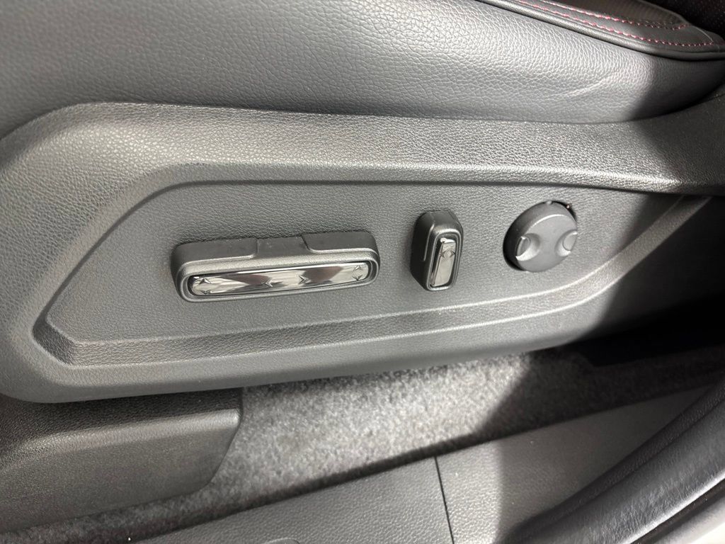 Certified 2025 Honda Pilot Black Edition image 32