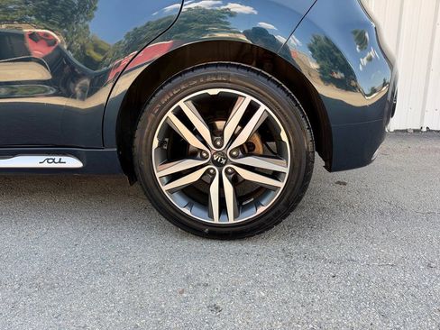 Used 2018 Kia Soul + FWD image 30