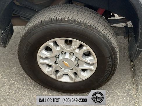 Used 2023 Chevrolet Silverado 3500 LT w/ Convenience Package image 19