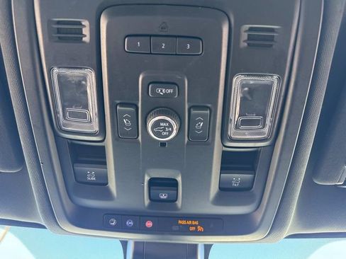 Used 2021 Chevrolet Tahoe High Country w/ Premium Package image 17