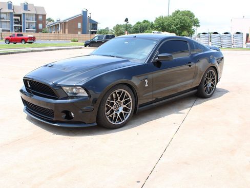 Used 2012 Ford Mustang Shelby GT500 w/ SVT Performance Pkg RWD image 2