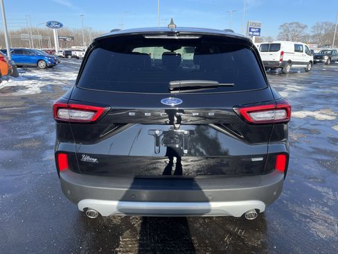 Used 2024 Ford Escape SE image 4