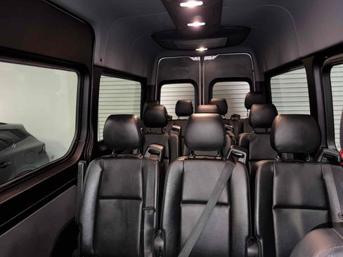 Used 2023 Mercedes-Benz Sprinter 2500 image 40