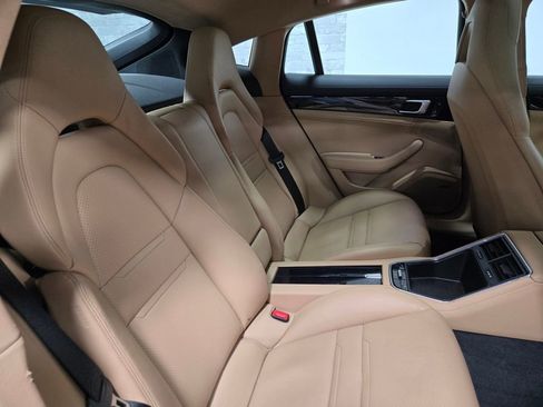 Used 2018 Porsche Panamera 4 image 47