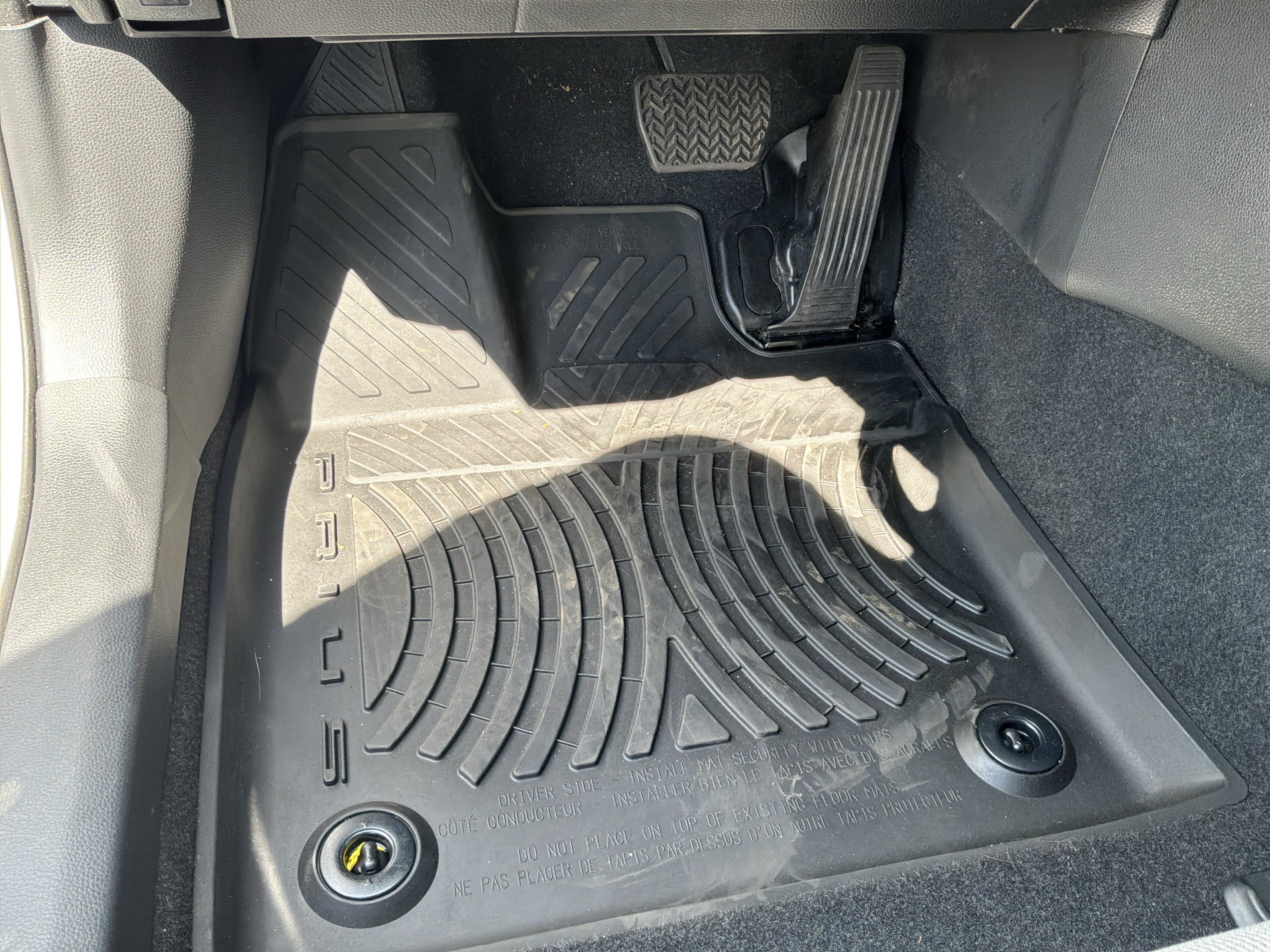 Used 2024 Toyota Prius LE FWD image 17