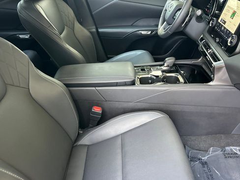 Certified 2025 Lexus RX 350 FWD w/ Accessory Package image 31