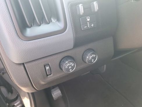 Used 2021 Chevrolet Colorado Z71 w/ Safety Package AWD/4WD image 18