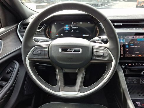 New 2026 Jeep Grand Cherokee L 4WD image 15