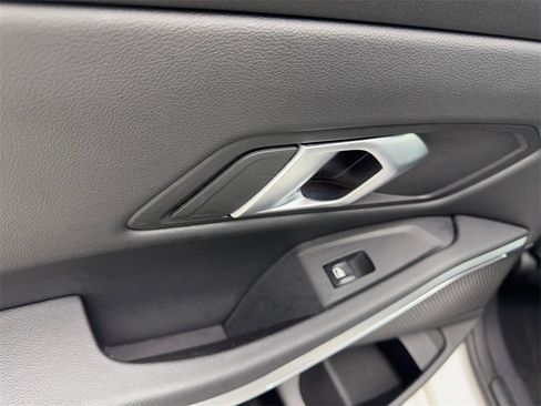 Used 2025 BMW 330i Sedan image 38