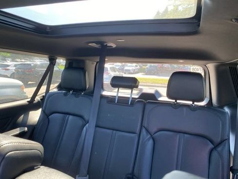 Used 2024 Jeep Wagoneer L Series III w/ Premium Group I AWD/4WD image 23