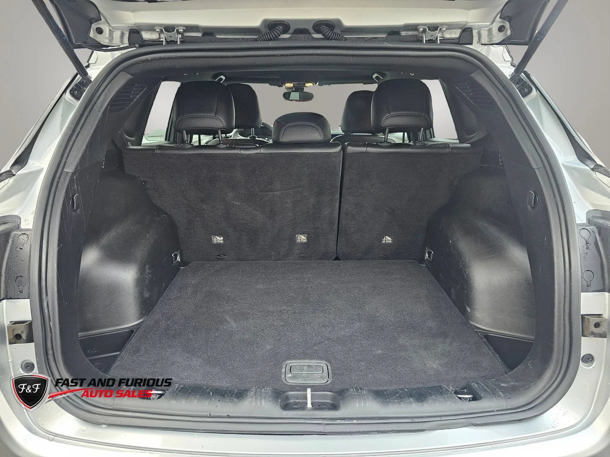 Used 2025 Jeep Compass Trailhawk AWD/4WD image 30