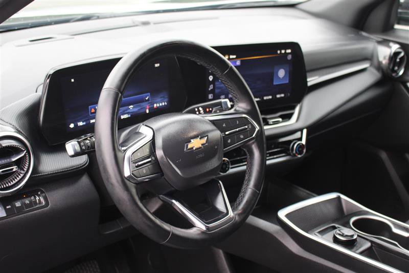 Used 2026 Chevrolet Equinox LT AWD/4WD image 14