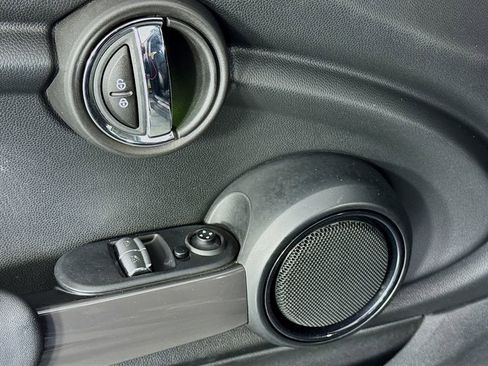 Used 2017 MINI Cooper 2-Door Hardtop FWD image 23