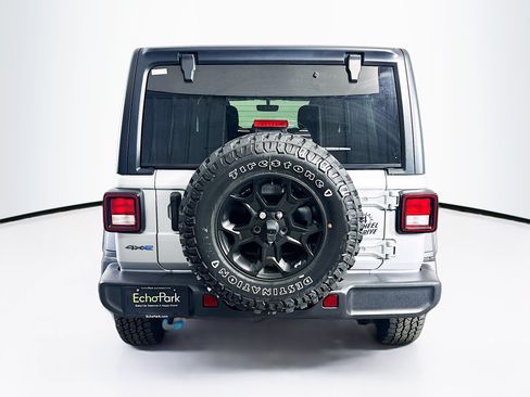 Used 2023 Jeep Wrangler Unlimited w/ Cold Weather Group AWD/4WD image 7