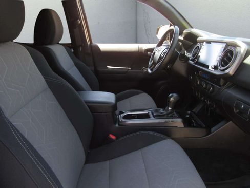 Used 2021 Toyota Tacoma TRD Off-Road RWD image 8