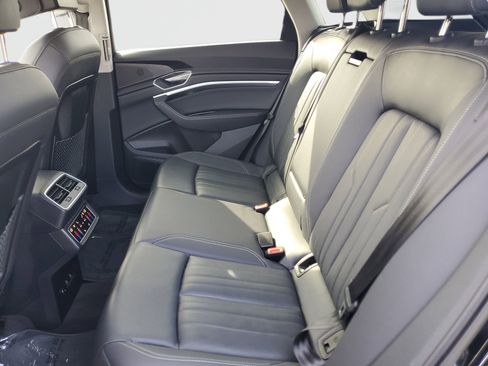 Used 2023 Audi e-tron Premium Plus w/ Premium Plus Package image 15