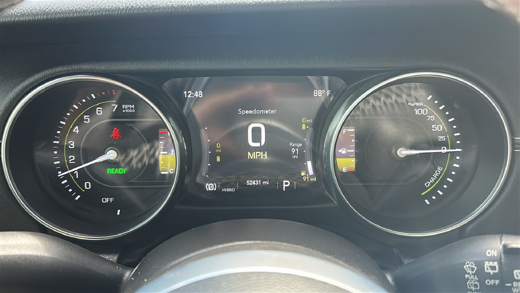 Used 2023 Jeep Wrangler Unlimited Sahara w/ Cold Weather Group AWD/4WD image 2