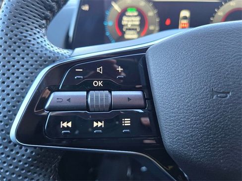 Used 2024 Nissan Ariya FWD image 29