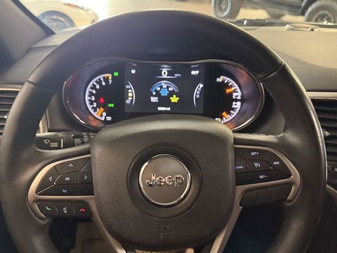 Used 2018 Jeep Grand Cherokee Altitude AWD/4WD image 35