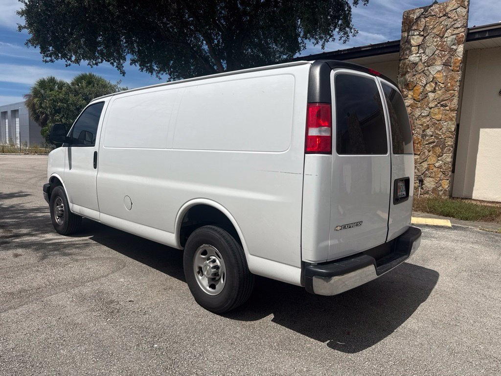 Used 2022 Chevrolet Express 2500 w/ Driver Convenience Package RWD image 4
