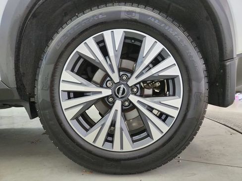 Used 2022 Nissan Rogue SV w/ SV Premium Package AWD/4WD image 33