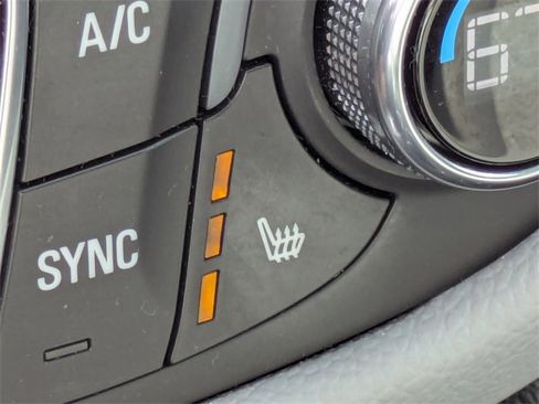 Used 2023 Chevrolet Equinox LT image 25