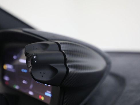 Used 2023 McLaren Artura RWD image 30
