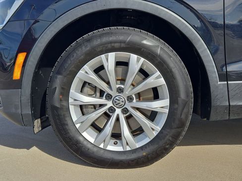 Used 2018 Volkswagen Tiguan SE image 12