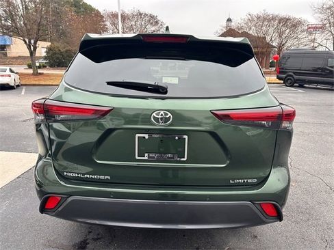 Used 2025 Toyota Highlander Limited image 4