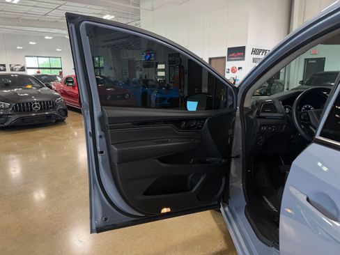 Used 2025 Honda Odyssey Elite image 9